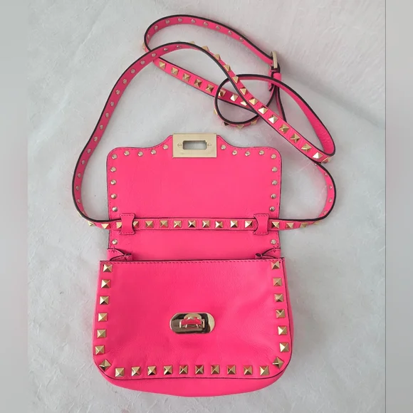 Auth Valentino Garavani Vitello Rockstud Flap Crossbody Bag - Picture 5 of 11